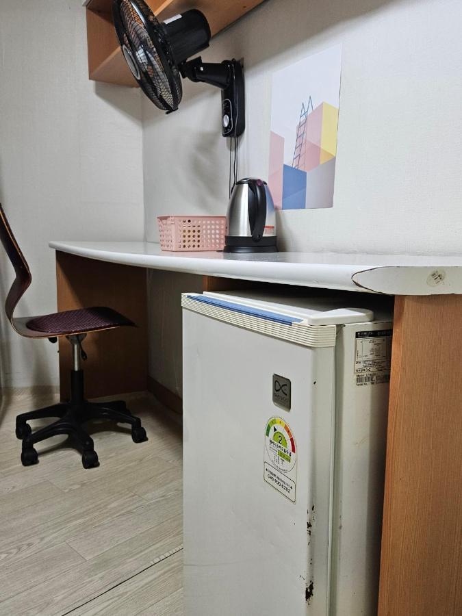 Hub House Livingtel Asrama